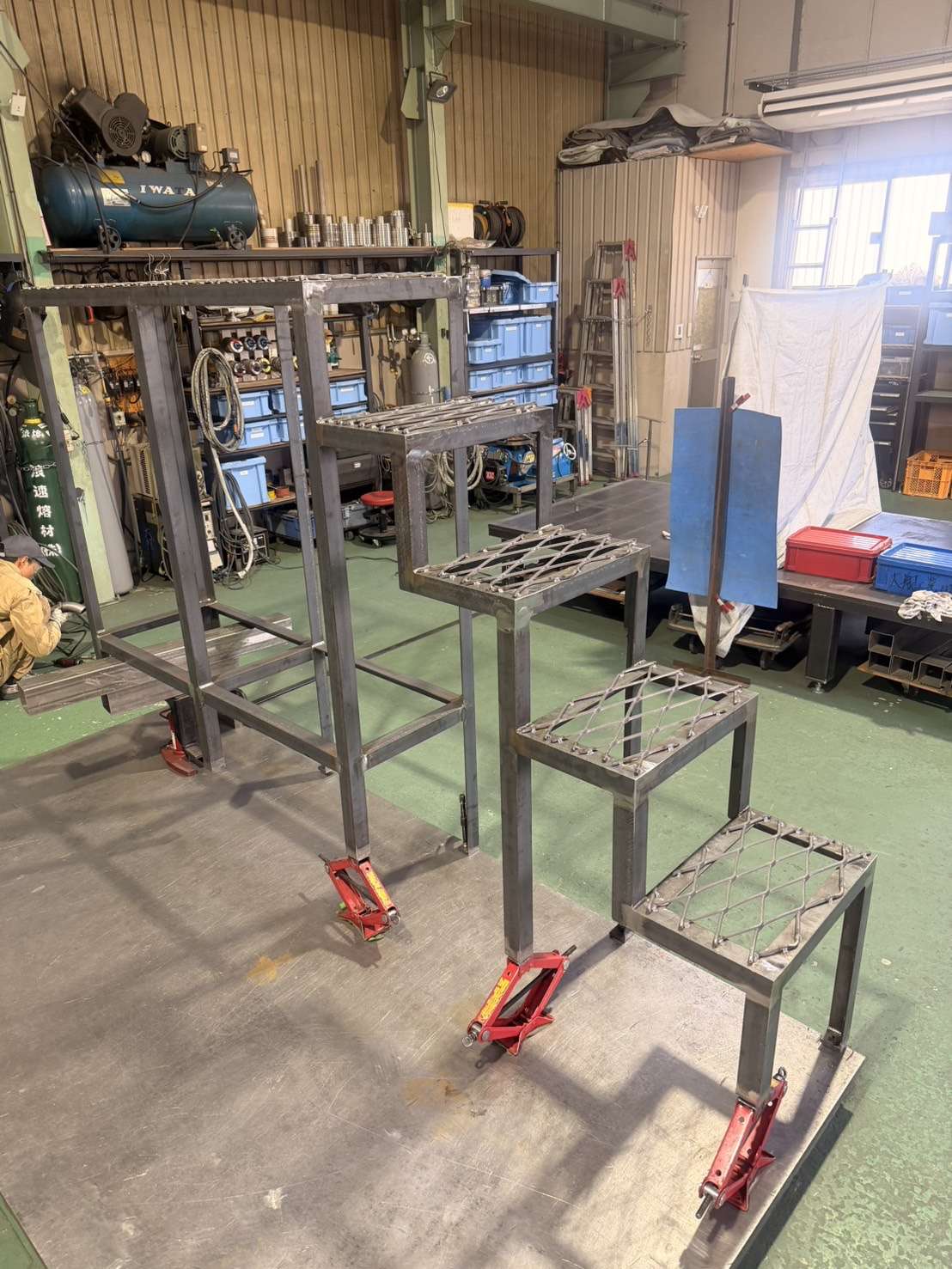 SS400 アングル架台｜大阪府八尾市建築資材屋様